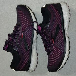 Brooks Ghost 12 Women's Size 11 B Purple ,Black Shoes